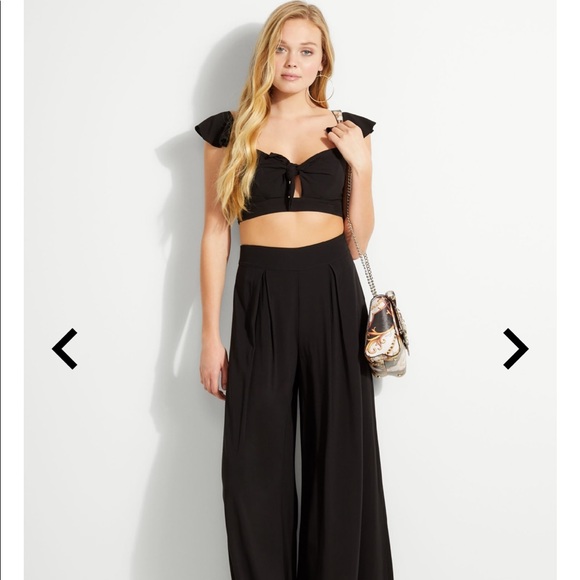 Charissa Tie Front Crop Top NWT - Picture 2 of 9